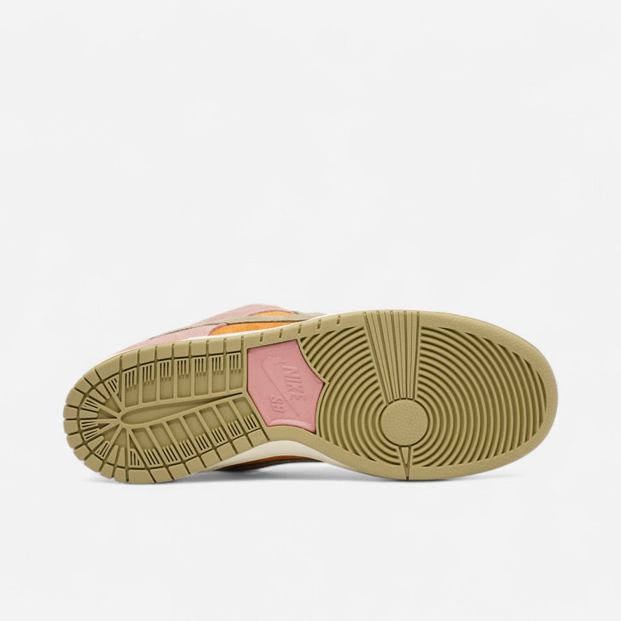 Nike SB - Dunk Low Pro Shoes - Red Stardust/Neutral Olive