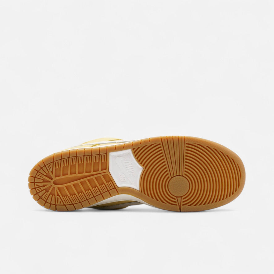 Nike SB - Dunk Low Pro Orange Label Shoes - Saturn Gold/Sail