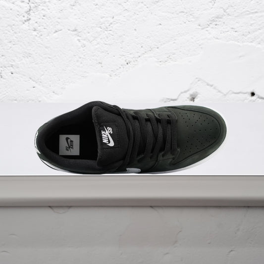 Nike SB - Dunk Low Pro Shoes - Black/White/Gum