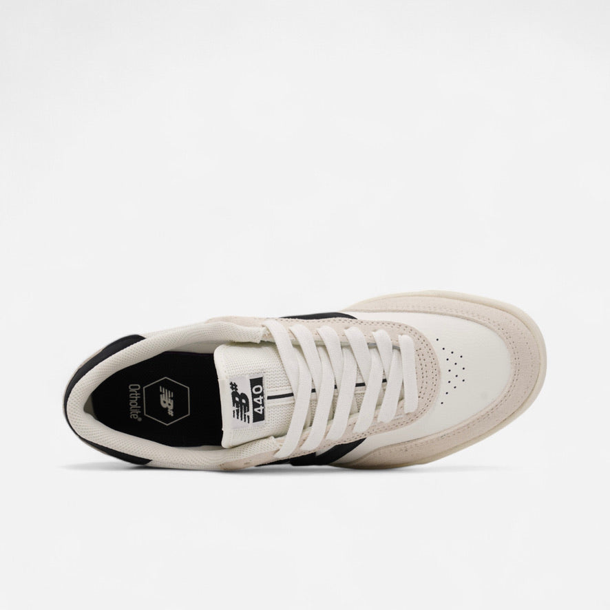 New Balance Numeric - 440 V2 Shoes - Sea Salt/Black