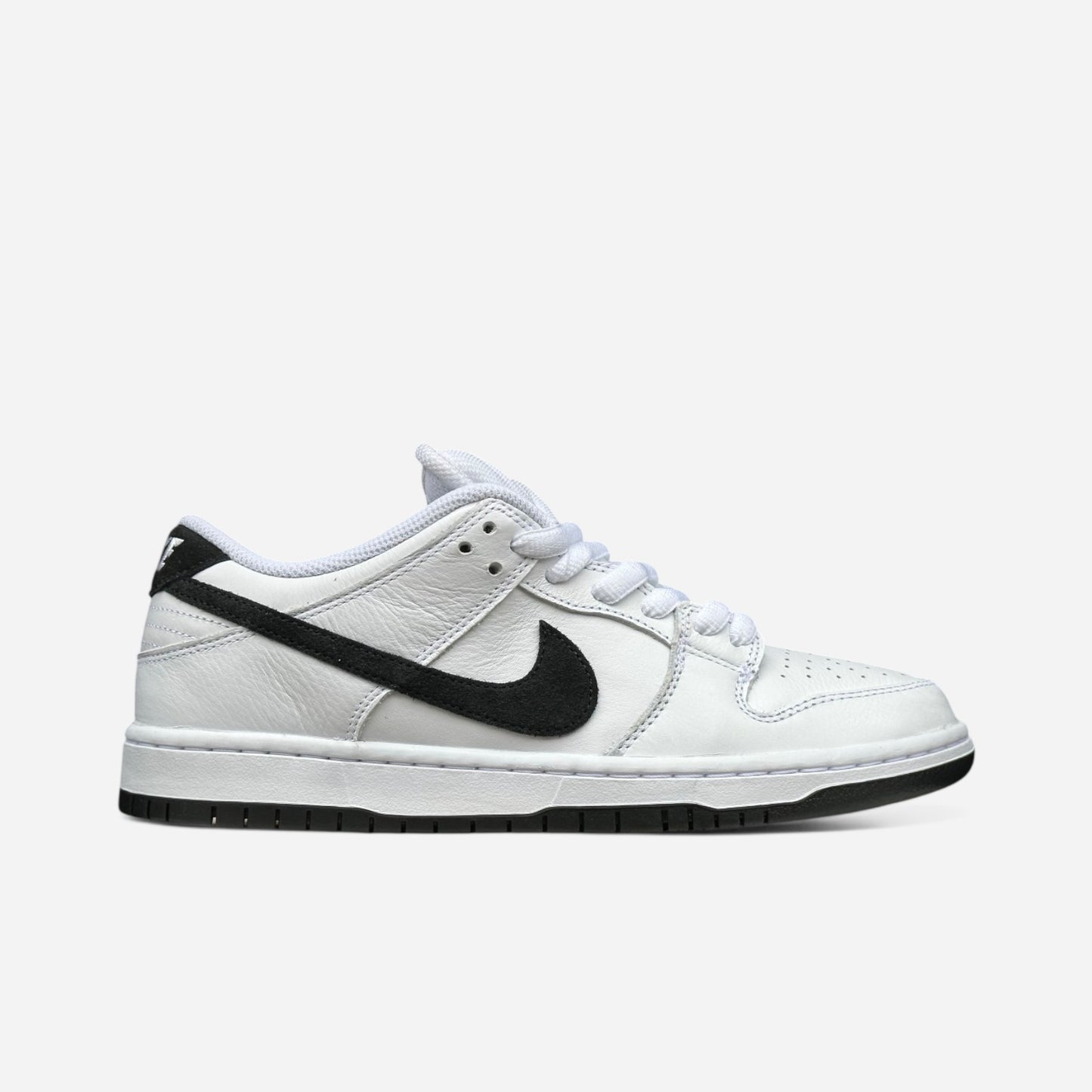 Nike SB - Dunk Low Pro Shoes - White/Black/White