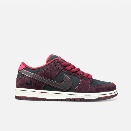 Nike SB - Dunk Low Pro Riot Skateshop Shoes