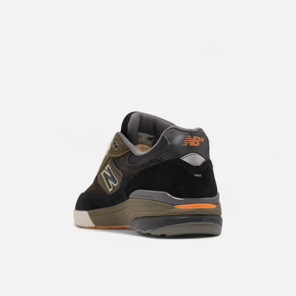 New Balance Numeric - Andrew Reynolds 933 Shoes - Black/Olive