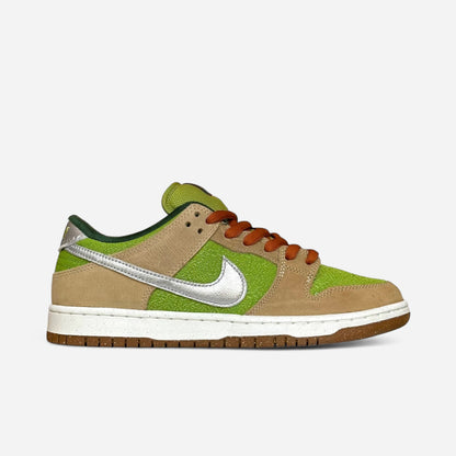 Nike SB - Dunk Low Pro "Escargot" Shoes - Sesame/Metallic Silver/Pear Fir