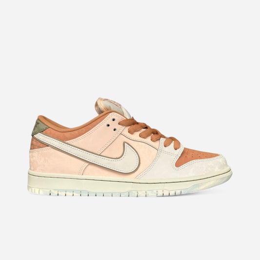 Nike SB - Dunk Low Pro PRM "Trocadero Gardens" Shoes - Amber Brown/Guava Ice/Crimson Tint