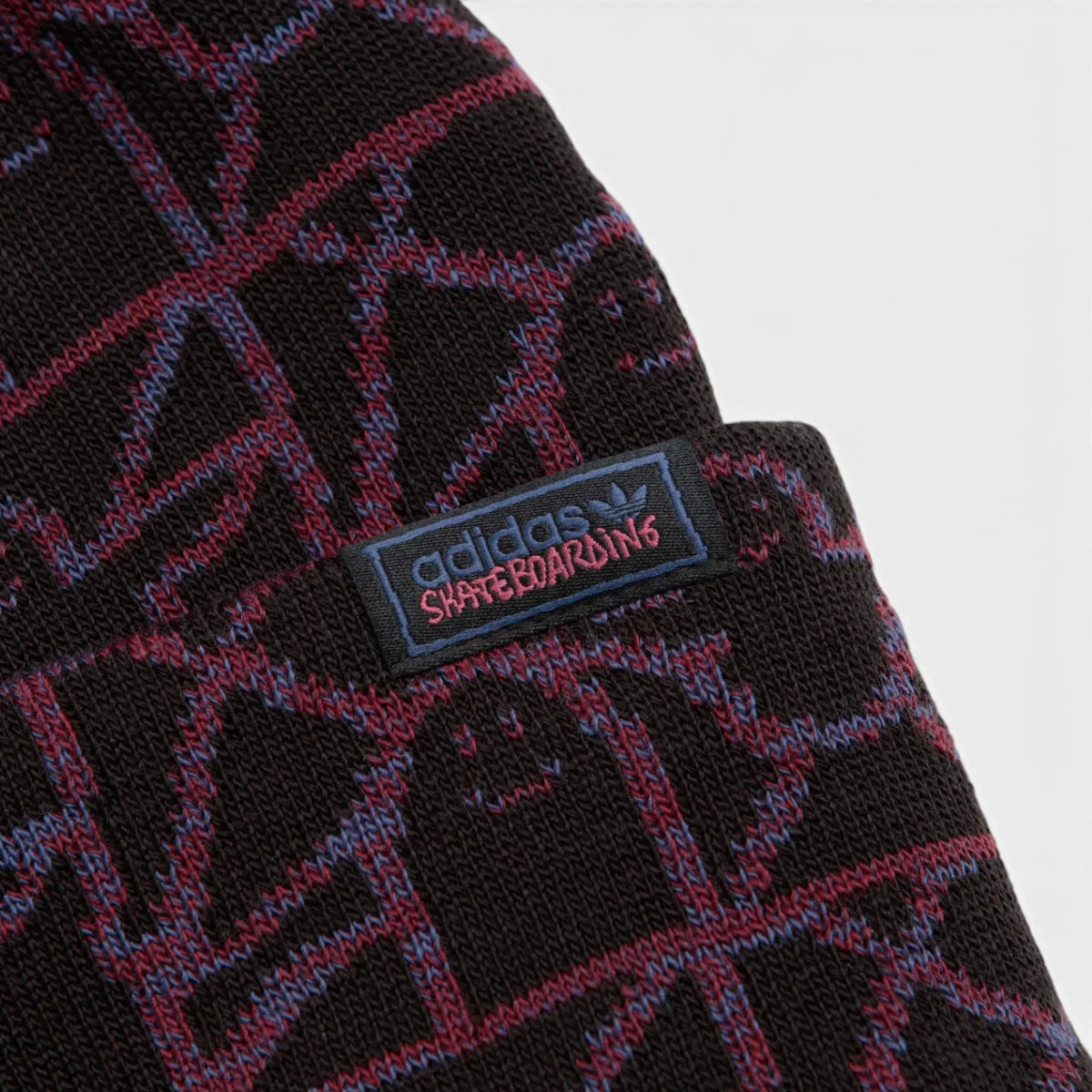 ADIDAS - Gonz Beanie - Black/Muted Purple/Shadow Red